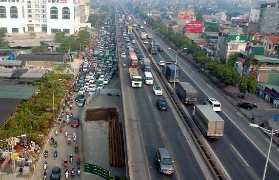 Đề xuất xén dải phân cách giảm ùn tắc qua "lô cốt" đường Nguyễn Xiển